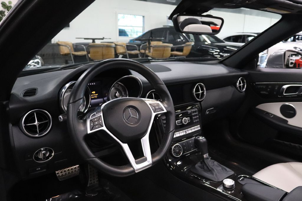 2015 Mercedes-Benz SLK-Class Image 20