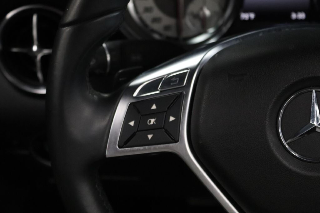 2015 Mercedes-Benz SLK-Class Image 27