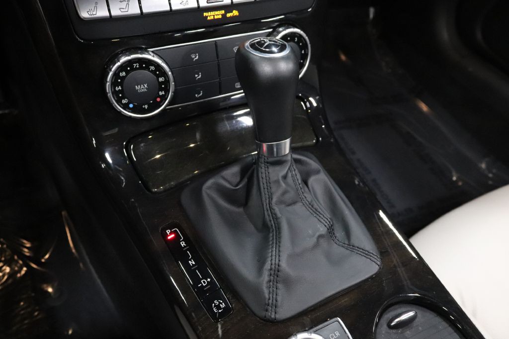 2015 Mercedes-Benz SLK-Class Image 30