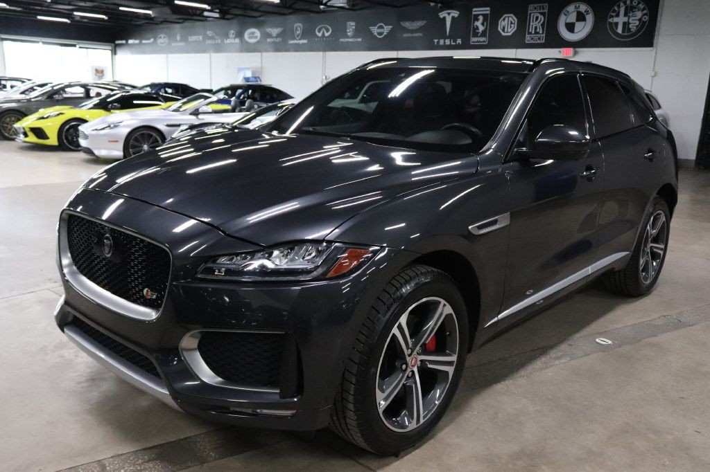 2017 Jaguar F-PACE Image 1