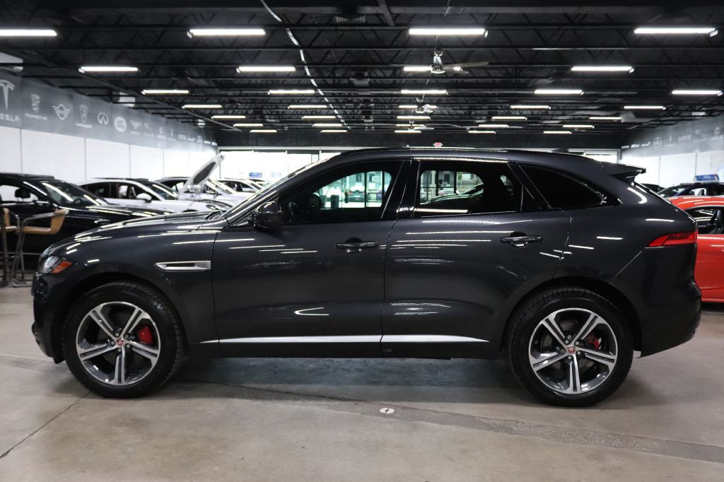 2017 Jaguar F-PACE Image 2