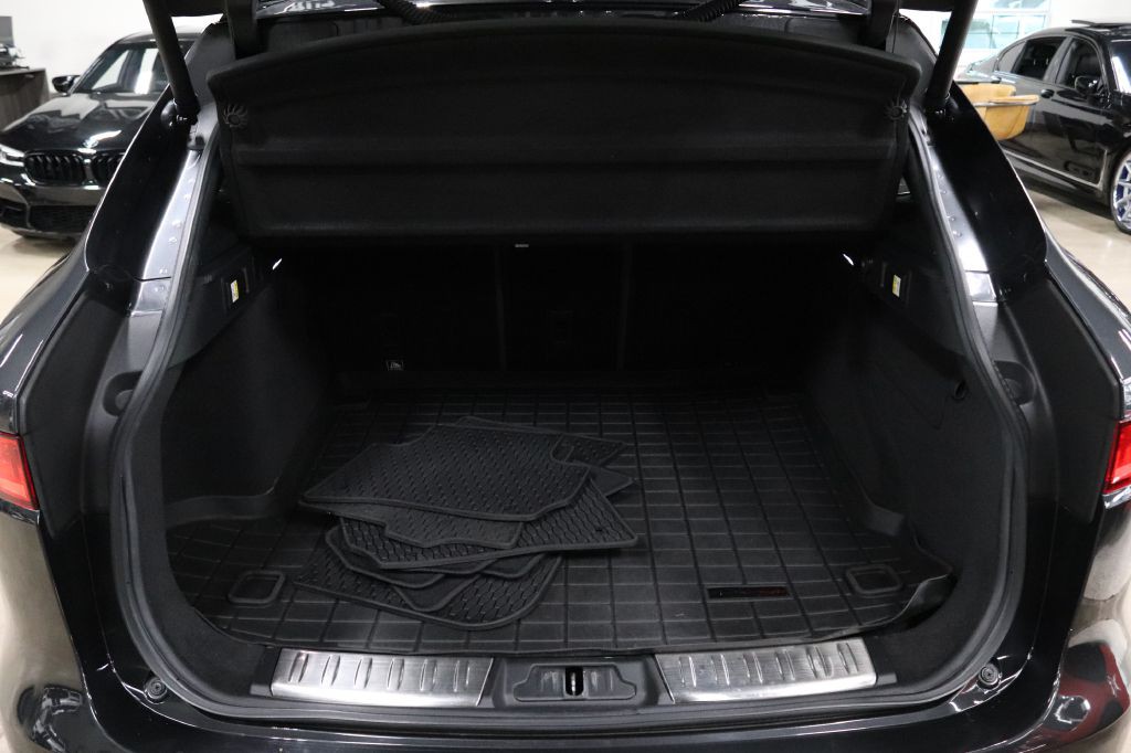 2017 Jaguar F-PACE Image 5