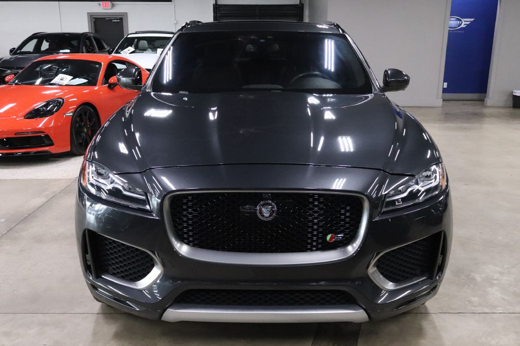 2017 Jaguar F-PACE Image 9