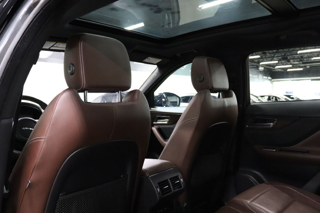 2017 Jaguar F-PACE Image 17