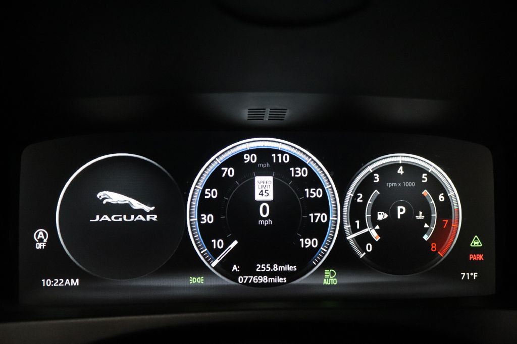 2017 Jaguar F-PACE Image 35