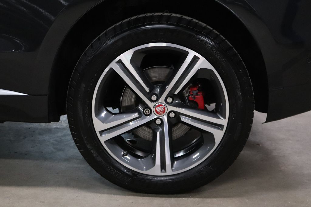 2017 Jaguar F-PACE Image 38