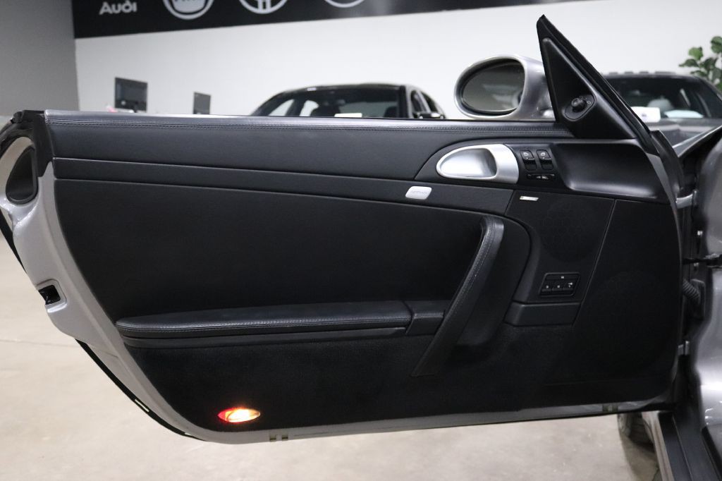 2006 Porsche 911 Image 16