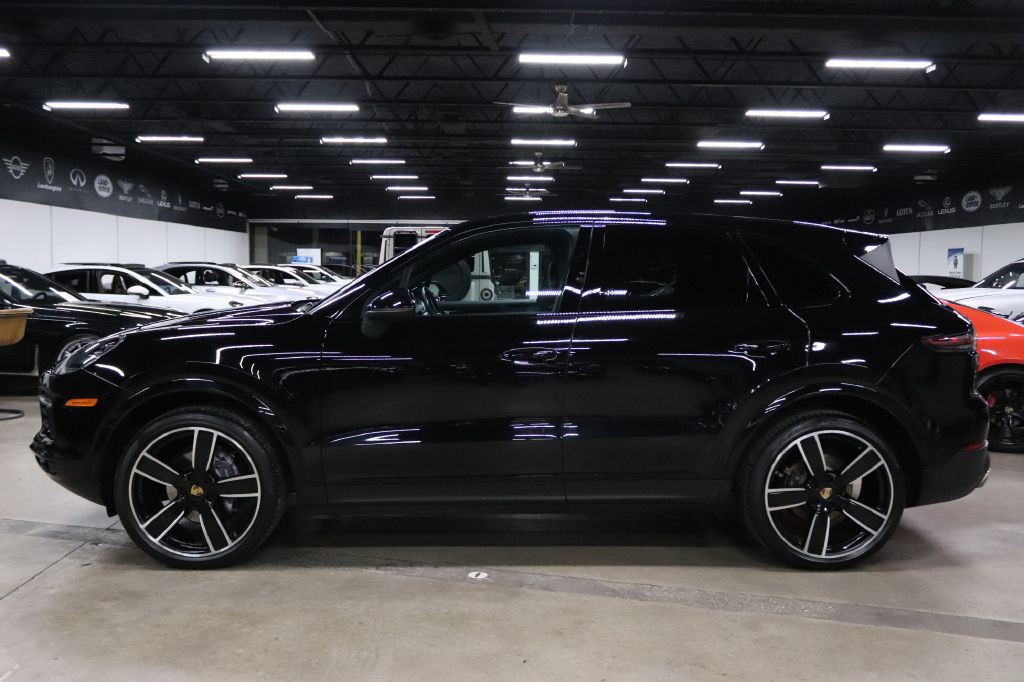 2019 Porsche Cayenne Image 2