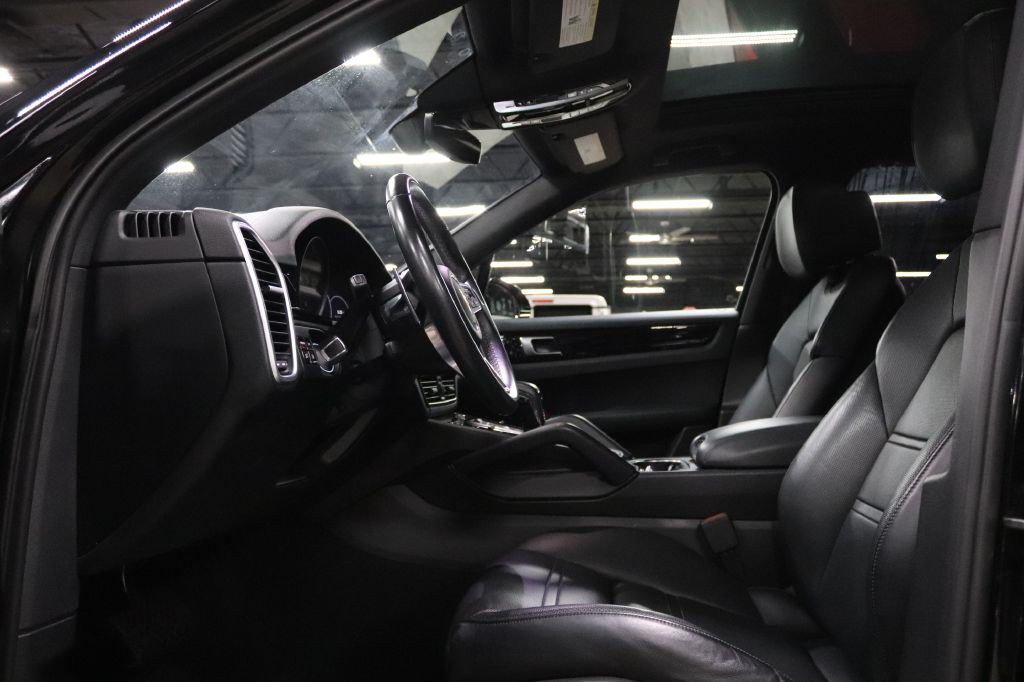 2019 Porsche Cayenne Image 10