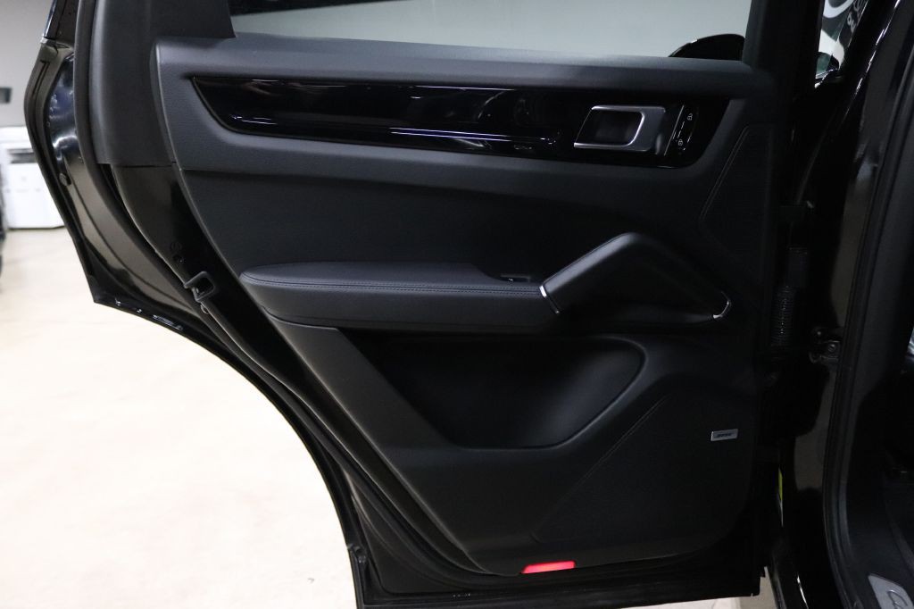 2019 Porsche Cayenne Image 13