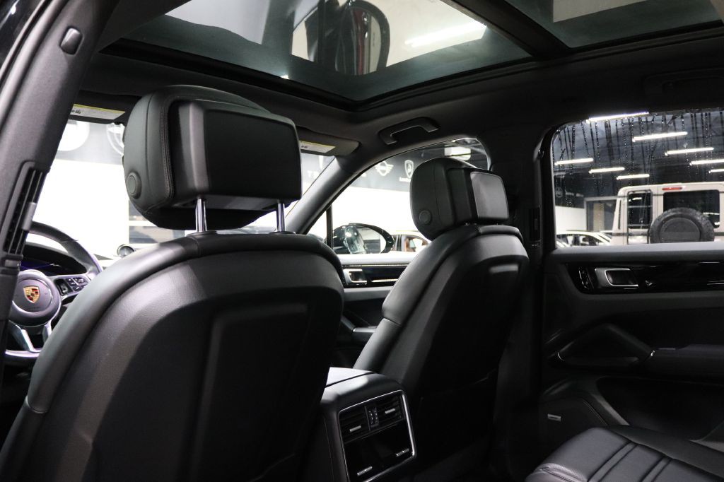 2019 Porsche Cayenne Image 16