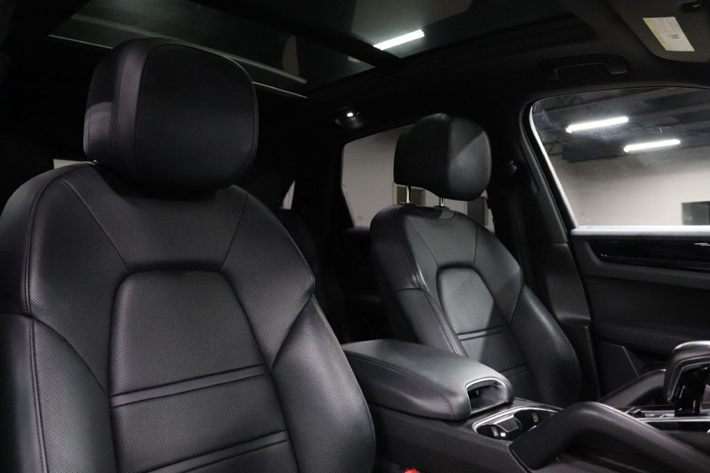2019 Porsche Cayenne Image 24