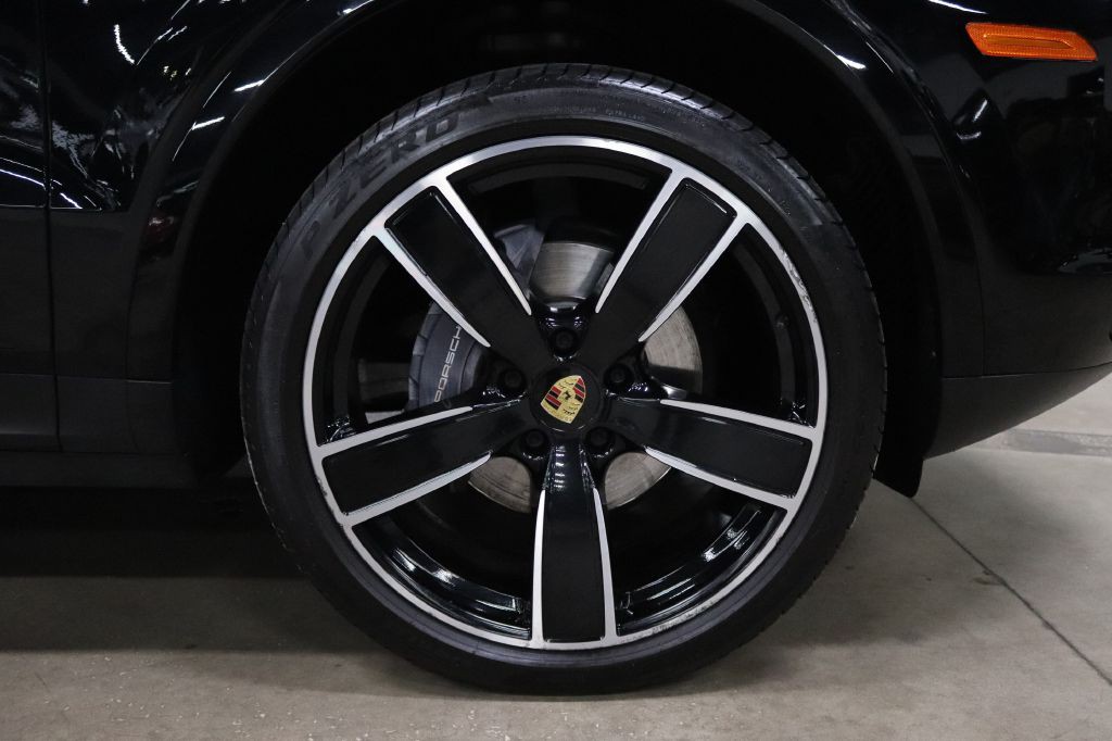 2019 Porsche Cayenne Image 40