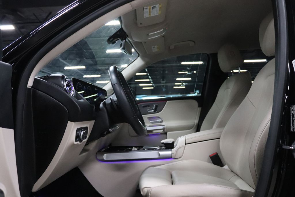 2021 Mercedes-Benz GLB Image 11