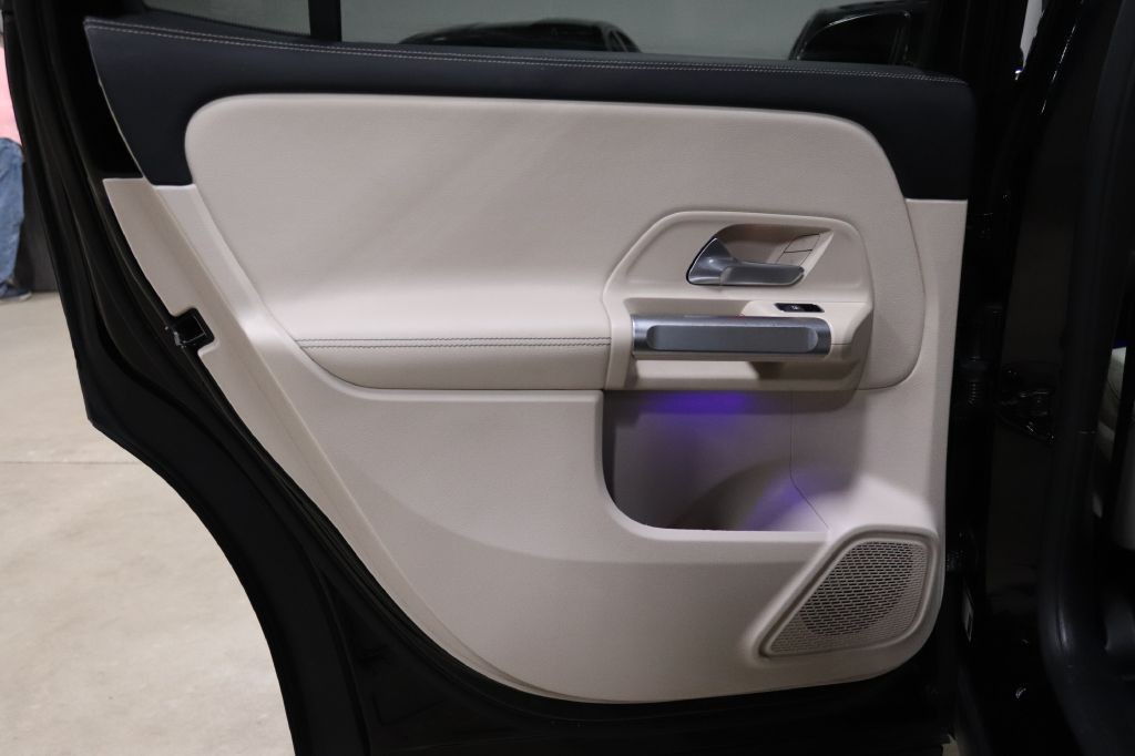 2021 Mercedes-Benz GLB Image 14