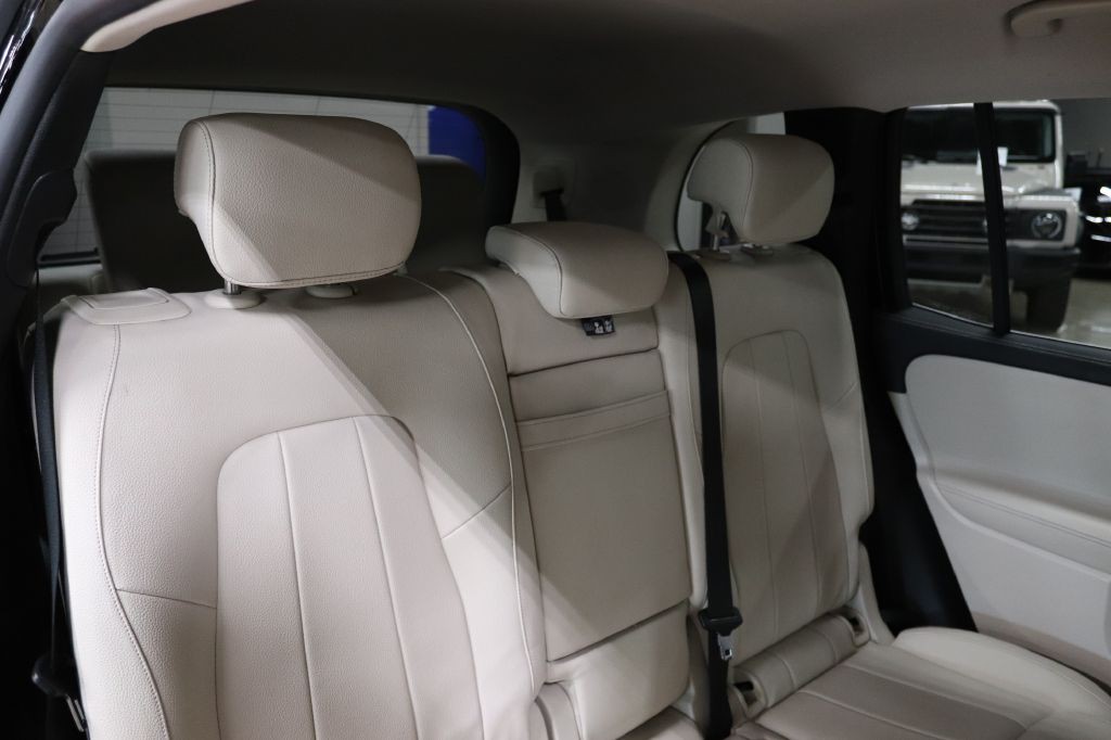 2021 Mercedes-Benz GLB Image 21