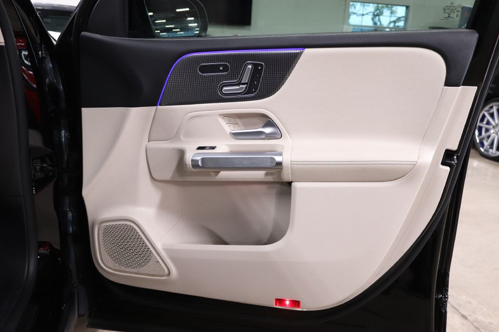 2021 Mercedes-Benz GLB Image 23