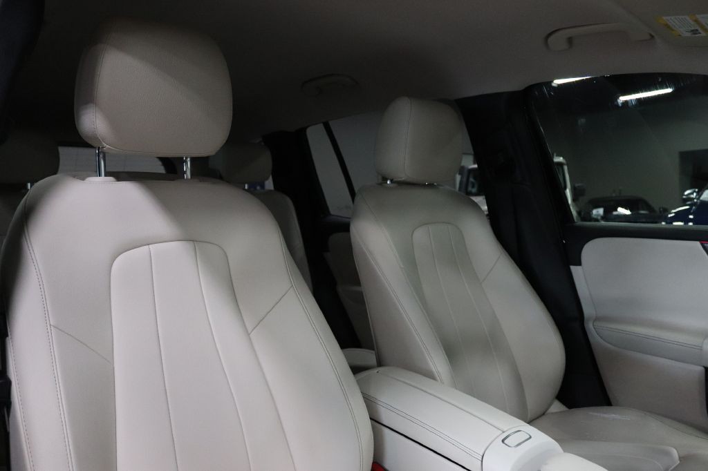 2021 Mercedes-Benz GLB Image 25