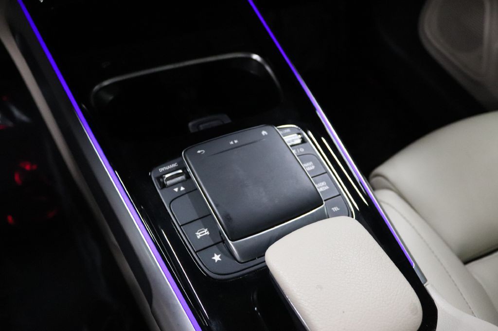 2021 Mercedes-Benz GLB Image 32