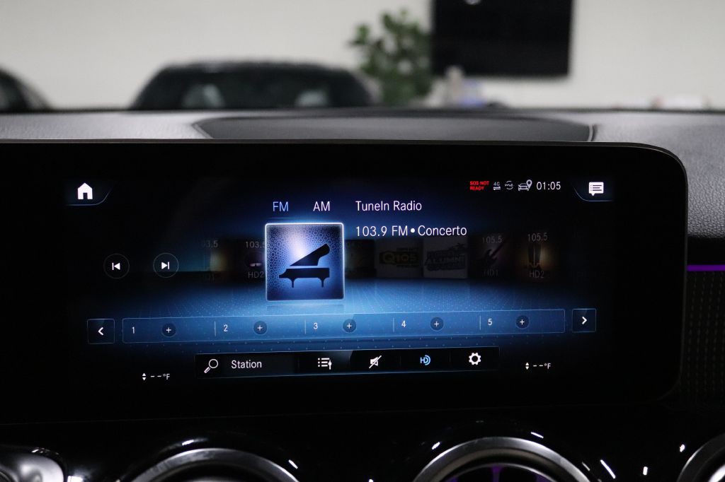 2021 Mercedes-Benz GLB Image 34