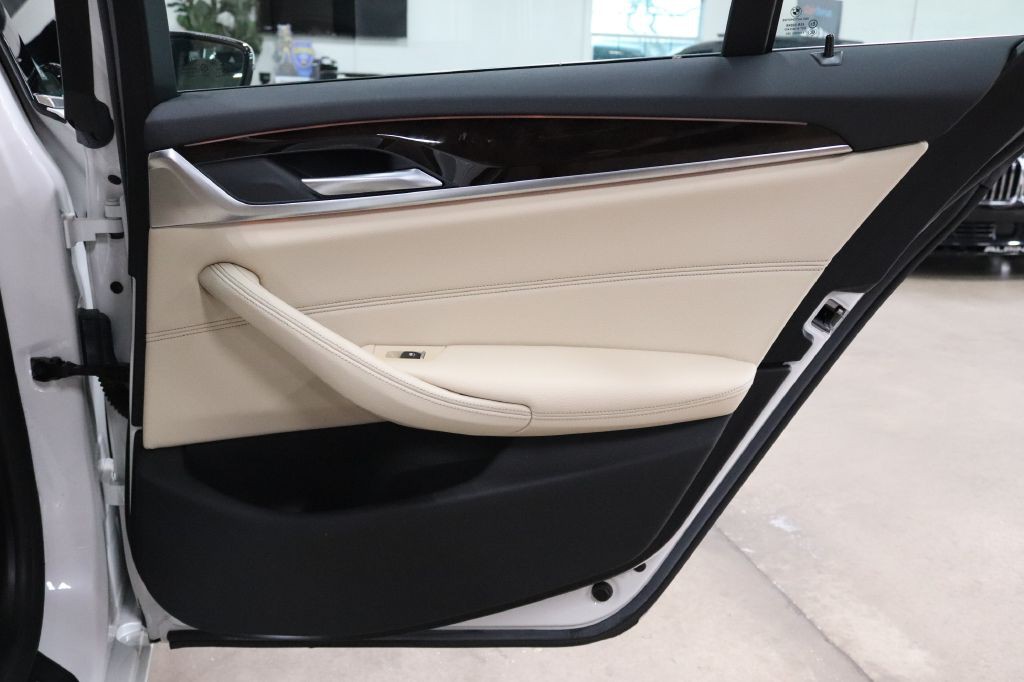 2019 BMW 5 Series Image 18