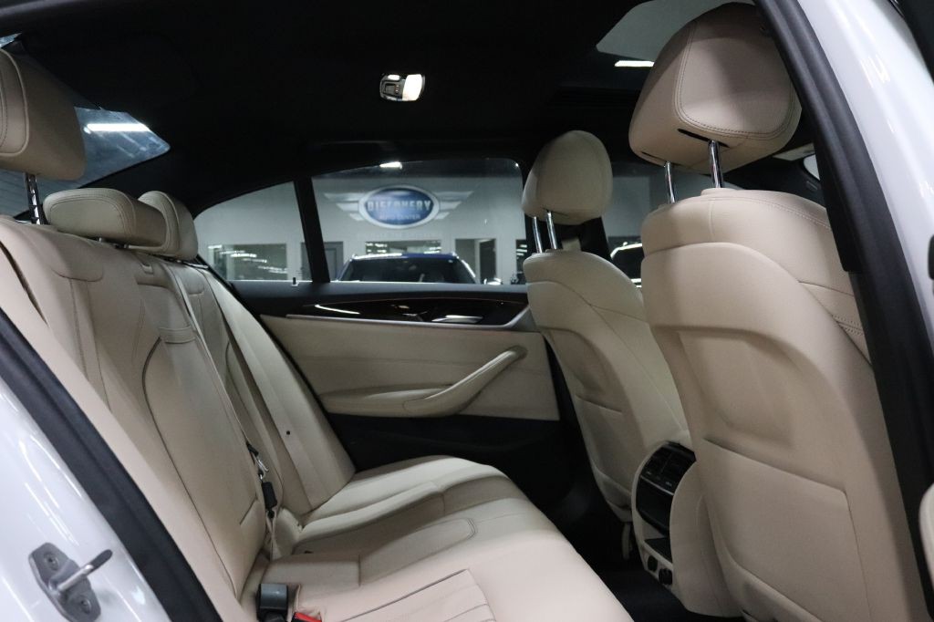 2019 BMW 5 Series Image 19