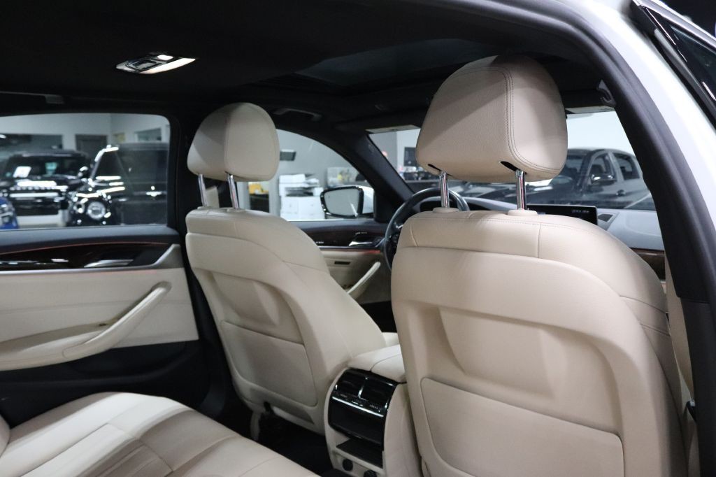 2019 BMW 5 Series Image 21