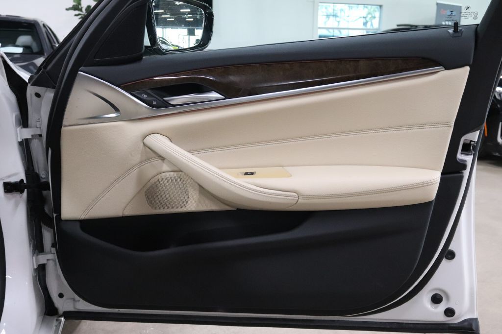 2019 BMW 5 Series Image 22