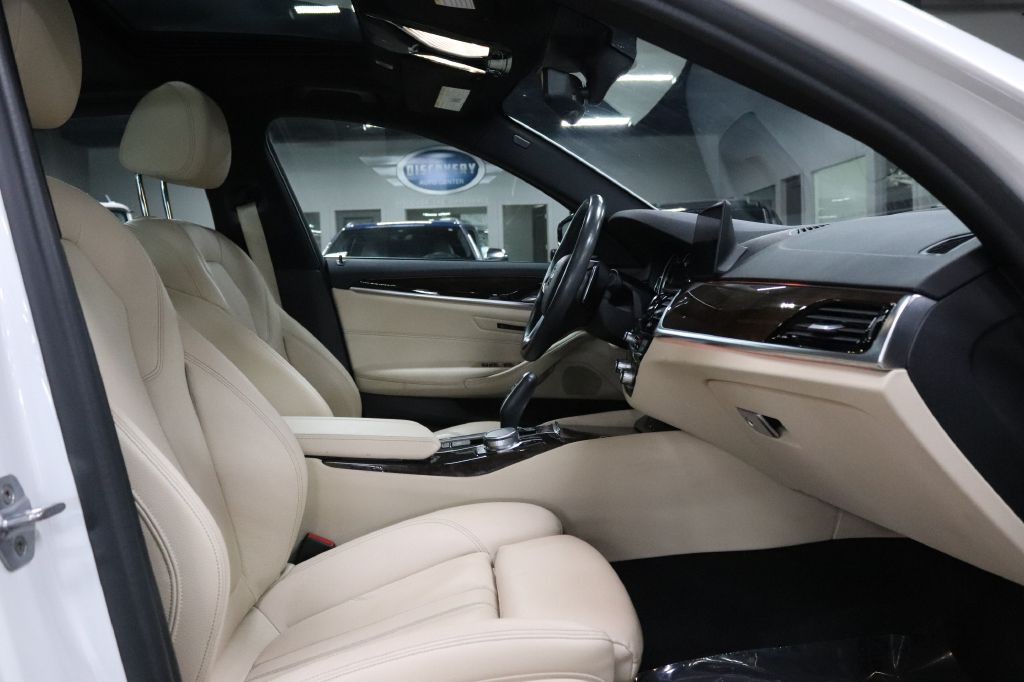 2019 BMW 5 Series Image 23