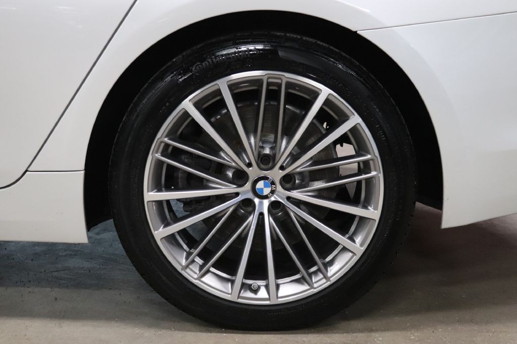 2019 BMW 5 Series Image 39