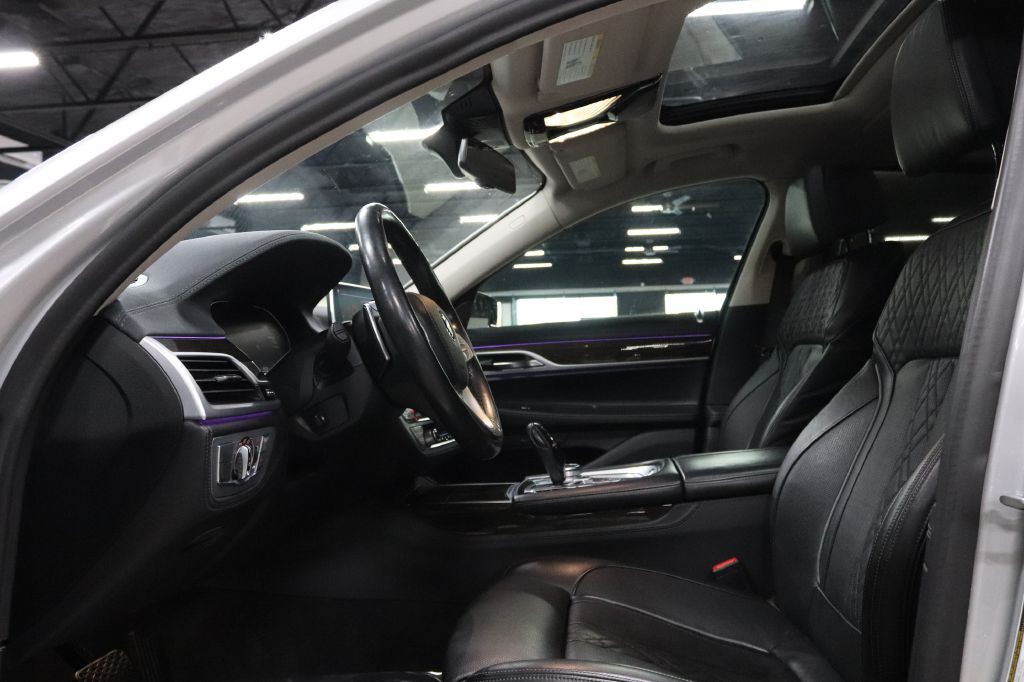 2020 BMW 7 Series Image 11