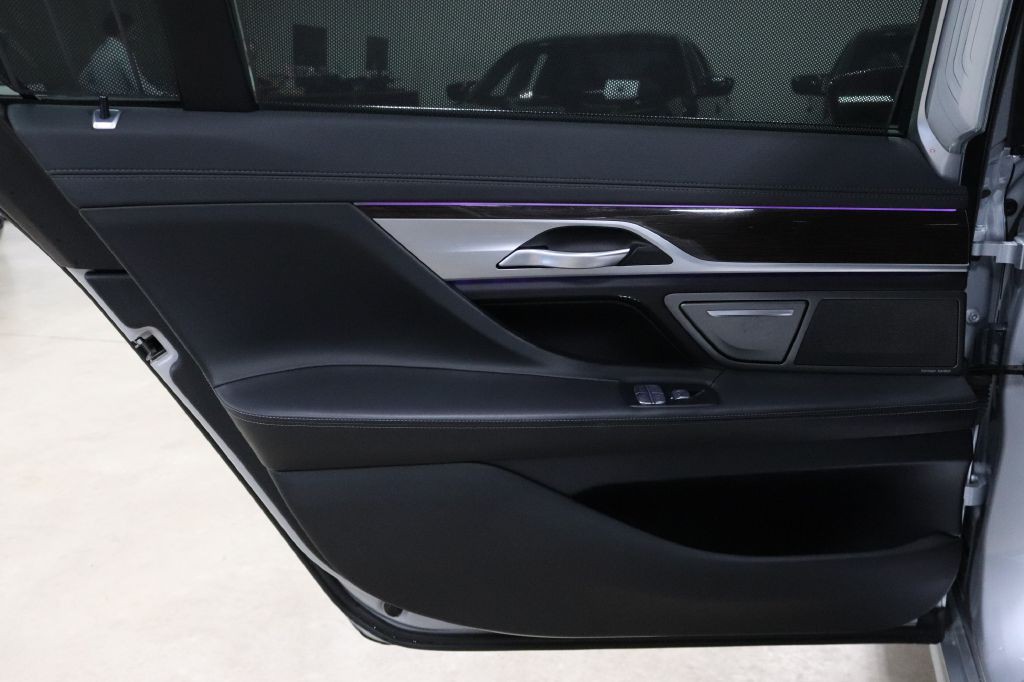 2020 BMW 7 Series Image 14
