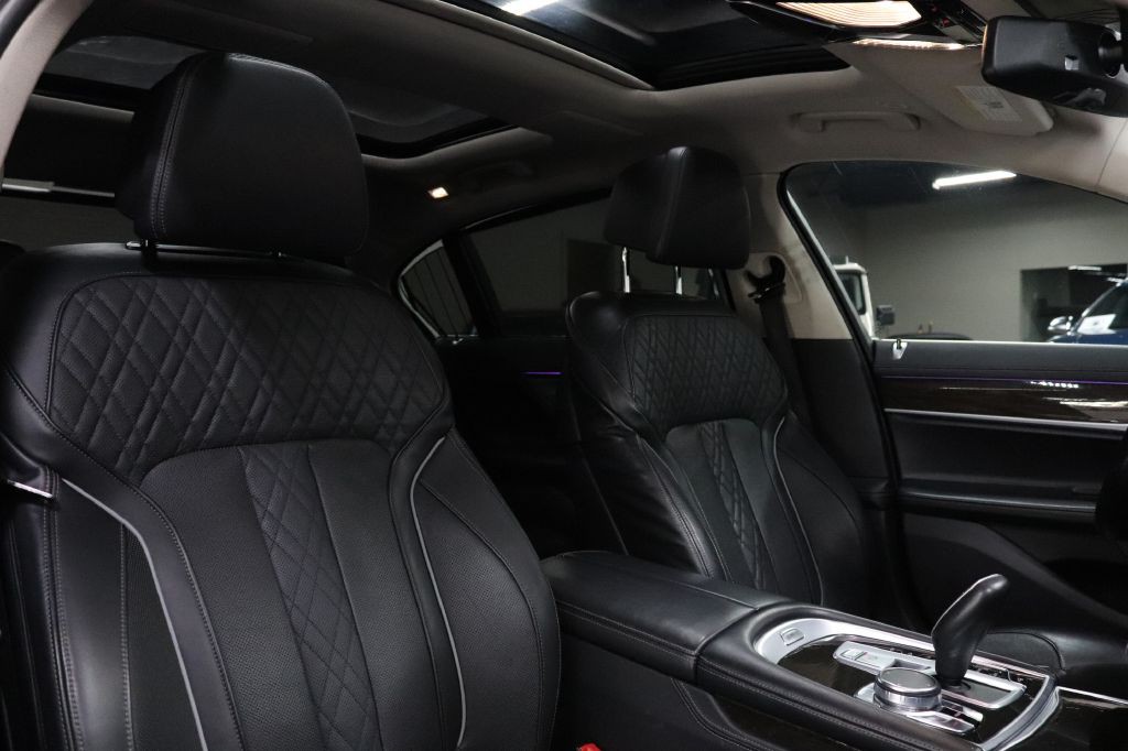 2020 BMW 7 Series Image 24