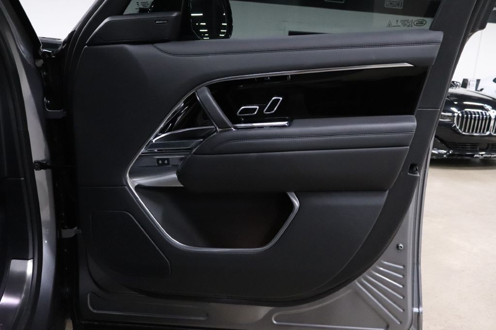 2023 Land Rover Range Rover Image 30
