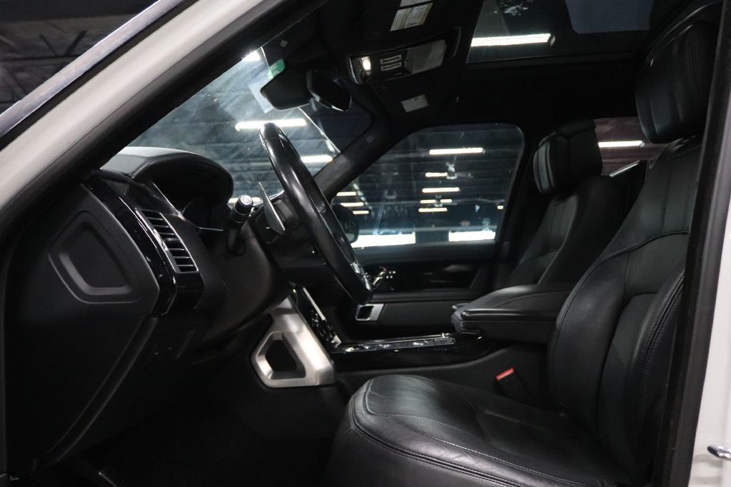2018 Land Rover Range Rover Image 11
