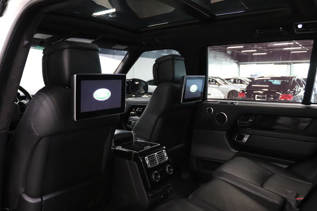 2018 Land Rover Range Rover Image 17