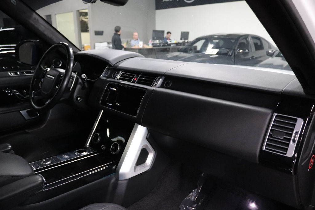 2018 Land Rover Range Rover Image 25