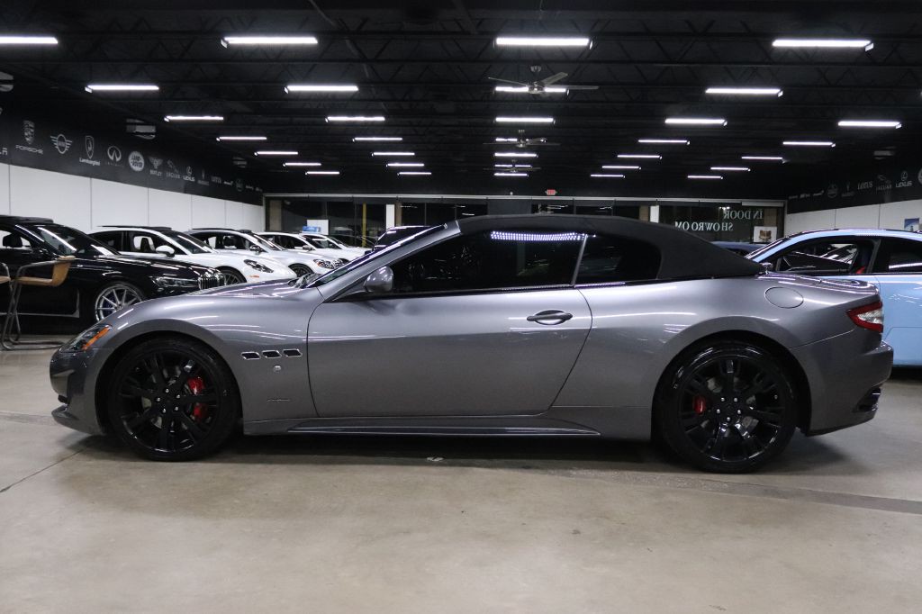 2016 Maserati GranTurismo Image 3