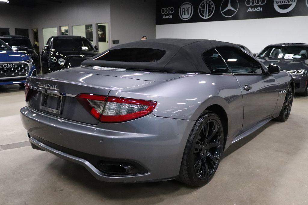 2016 Maserati GranTurismo Image 9