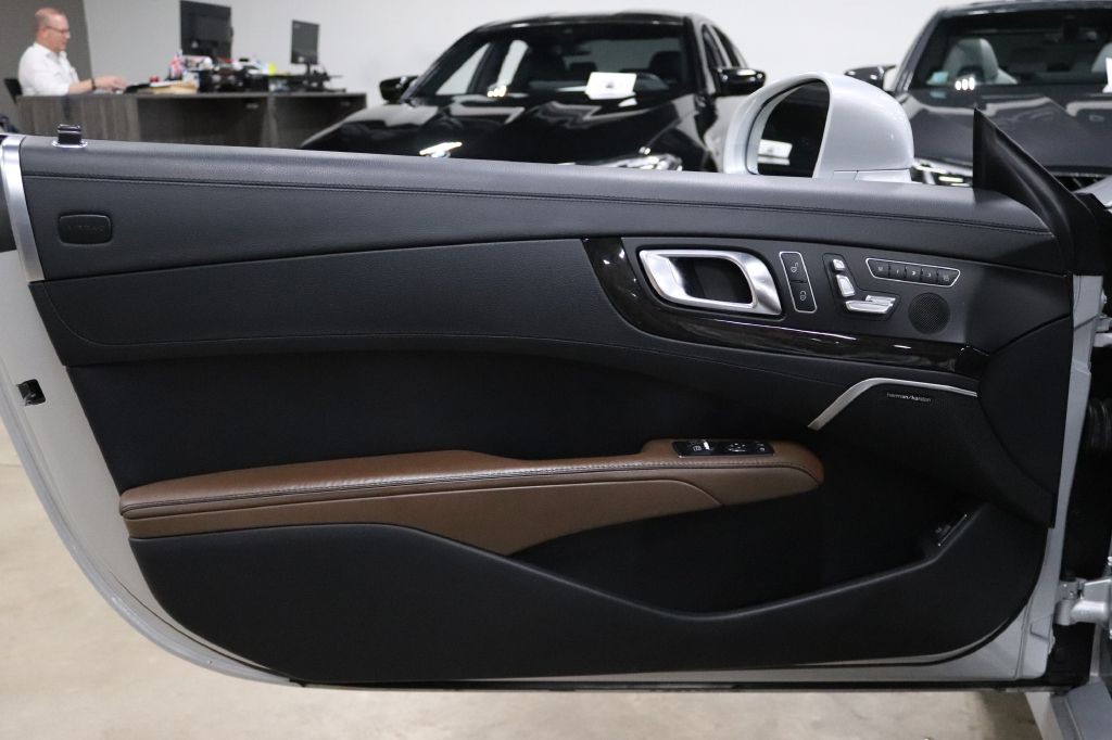 2013 Mercedes-Benz SL-Class Image 16