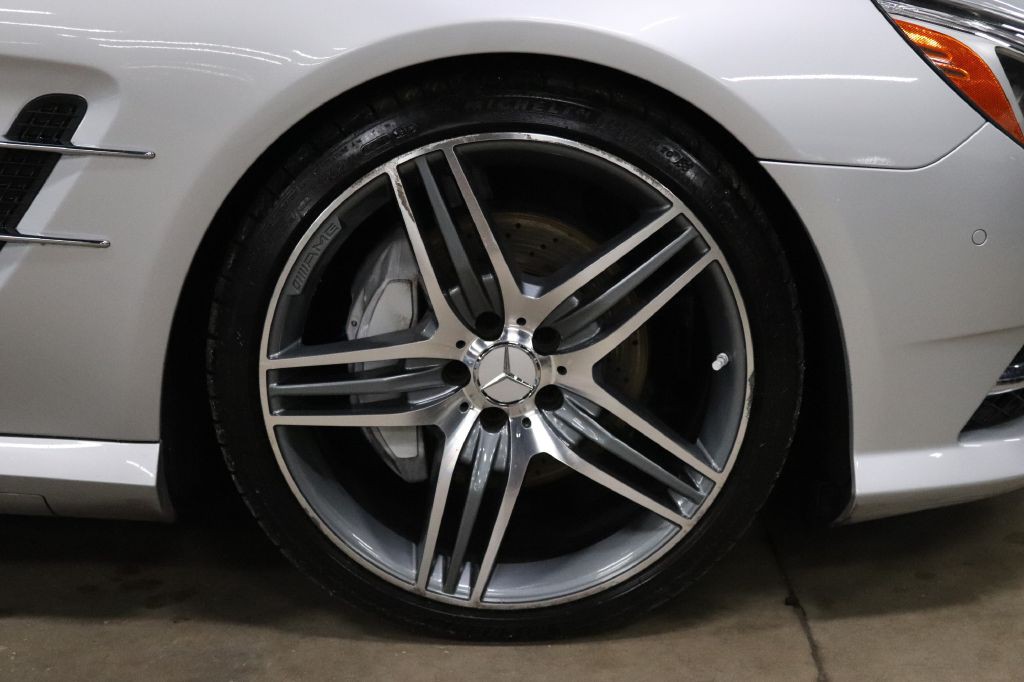 2013 Mercedes-Benz SL-Class Image 40