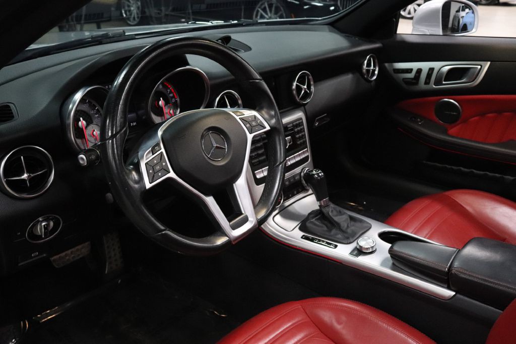 2016 Mercedes-Benz SLK-Class Image 18