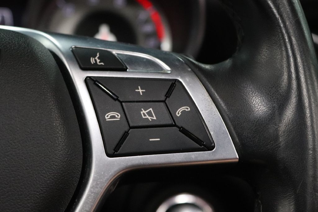 2016 Mercedes-Benz SLK-Class Image 21