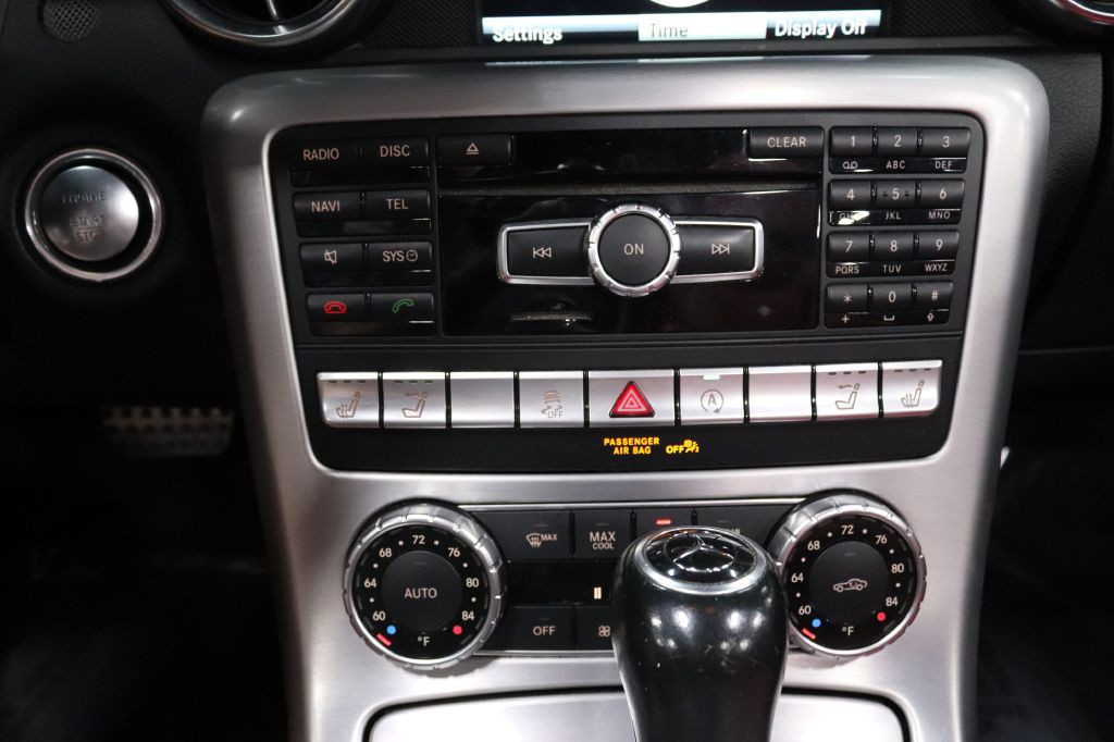 2016 Mercedes-Benz SLK-Class Image 25