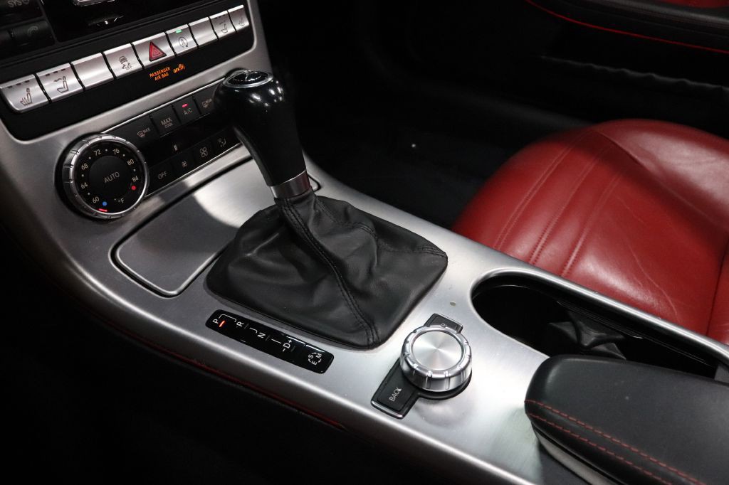 2016 Mercedes-Benz SLK-Class Image 26