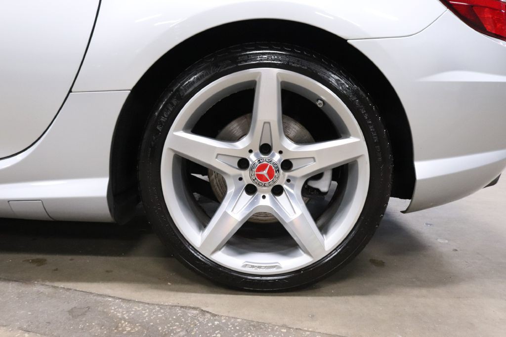 2016 Mercedes-Benz SLK-Class Image 34