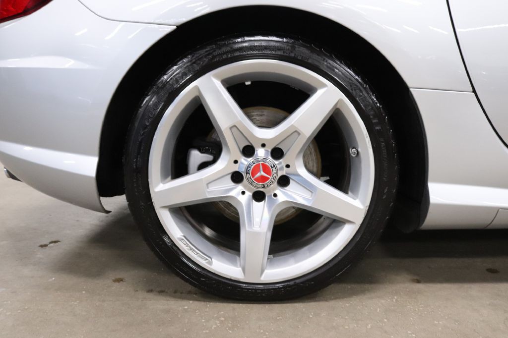 2016 Mercedes-Benz SLK-Class Image 35