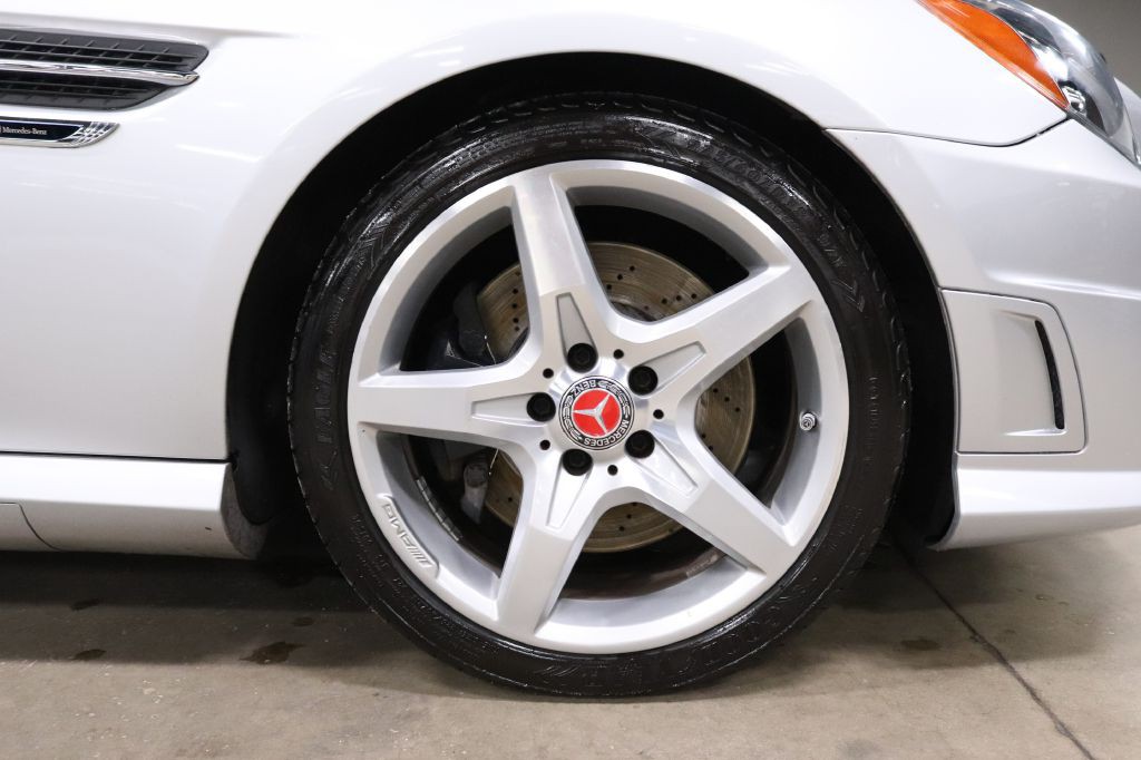 2016 Mercedes-Benz SLK-Class Image 36