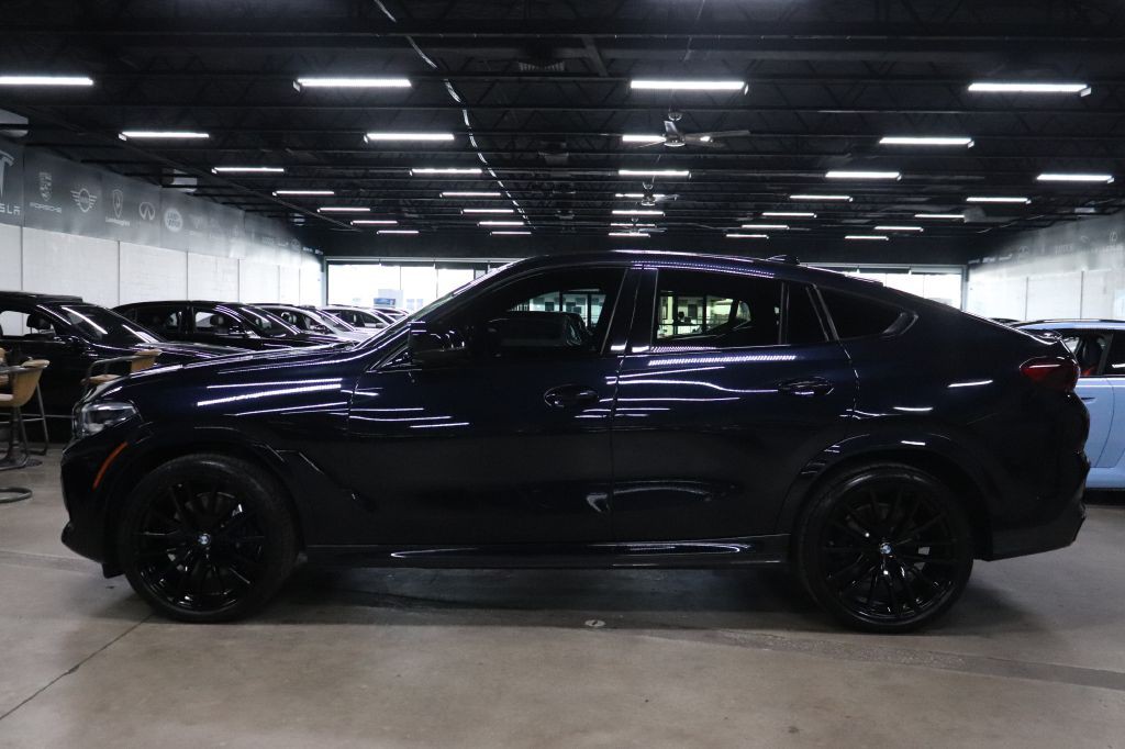 2022 BMW X6 Image 2