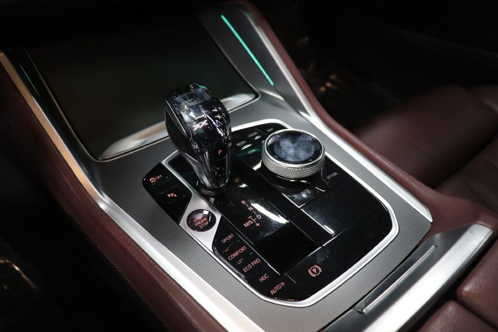 2022 BMW X6 Image 30